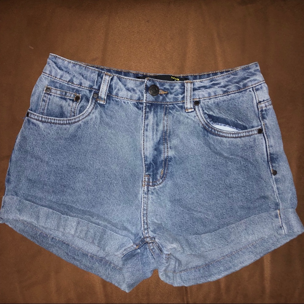 Mid-rise Shorts